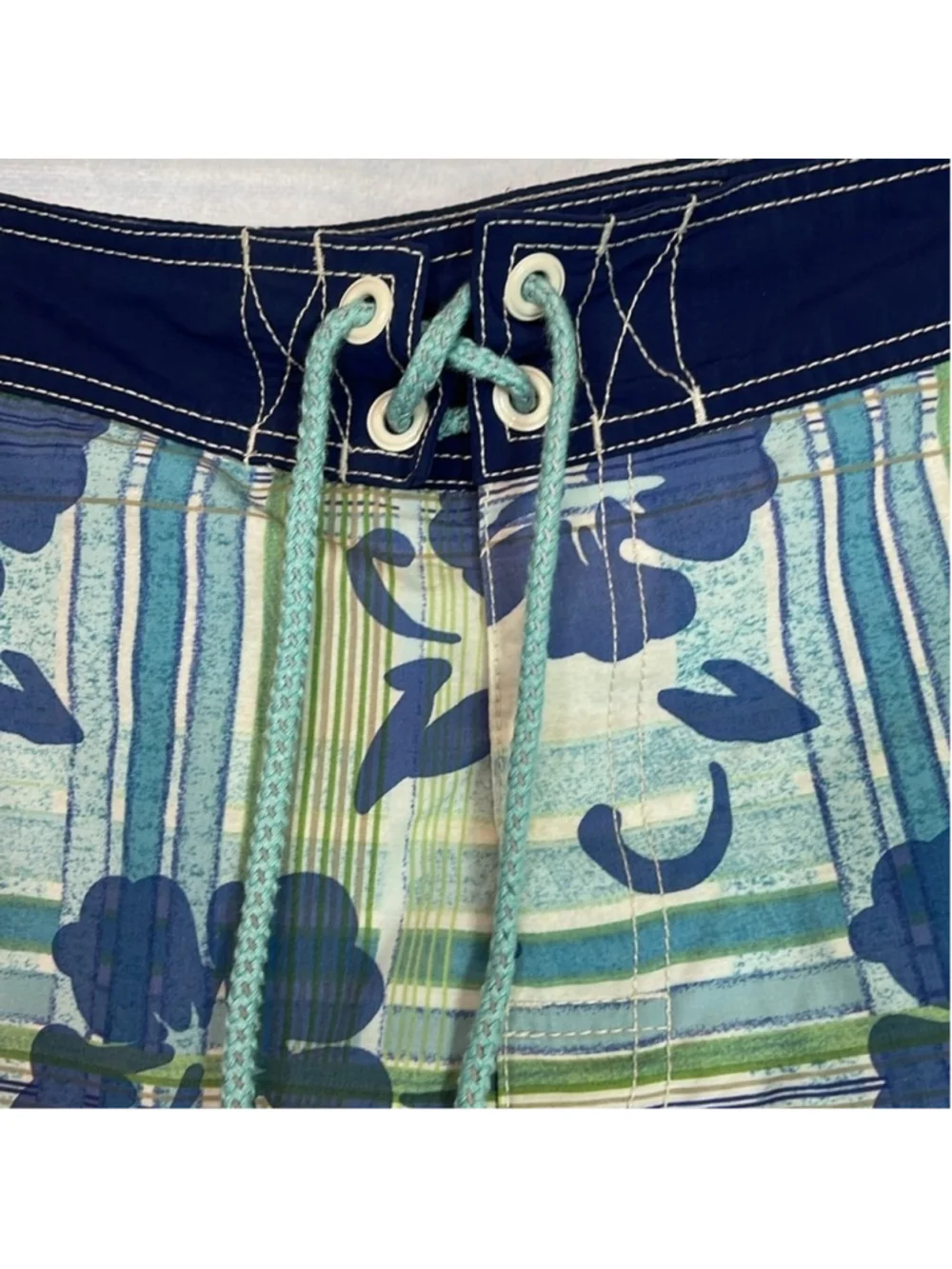 Tommy Bahama Relax Men's Tie-Front Swim Trunks Board Shorts Size L Plaid/Floral